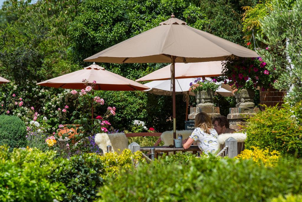 Bedford Arms Hotel Рикмънсуърт Екстериор снимка