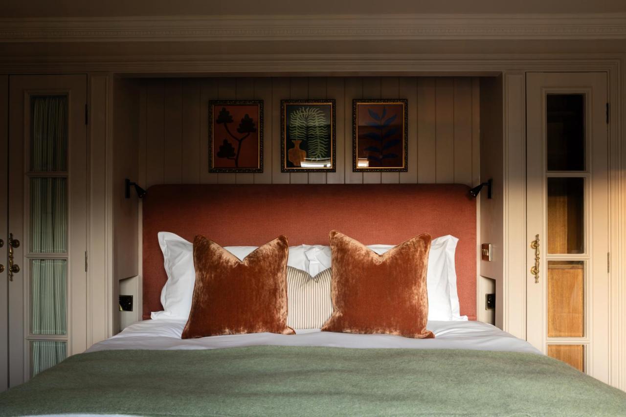 Bedford Arms Hotel Рикмънсуърт Екстериор снимка