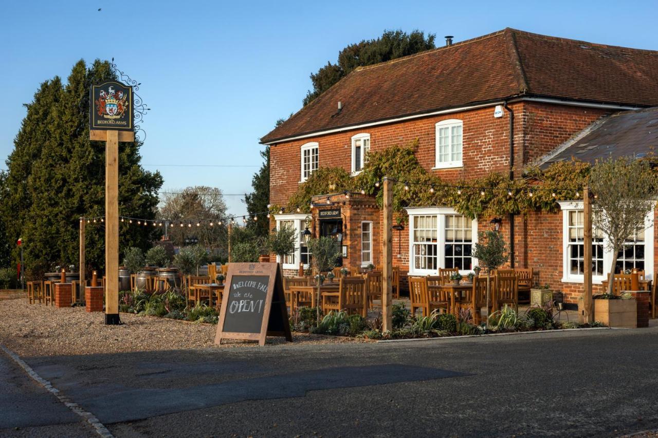 Bedford Arms Hotel Рикмънсуърт Екстериор снимка