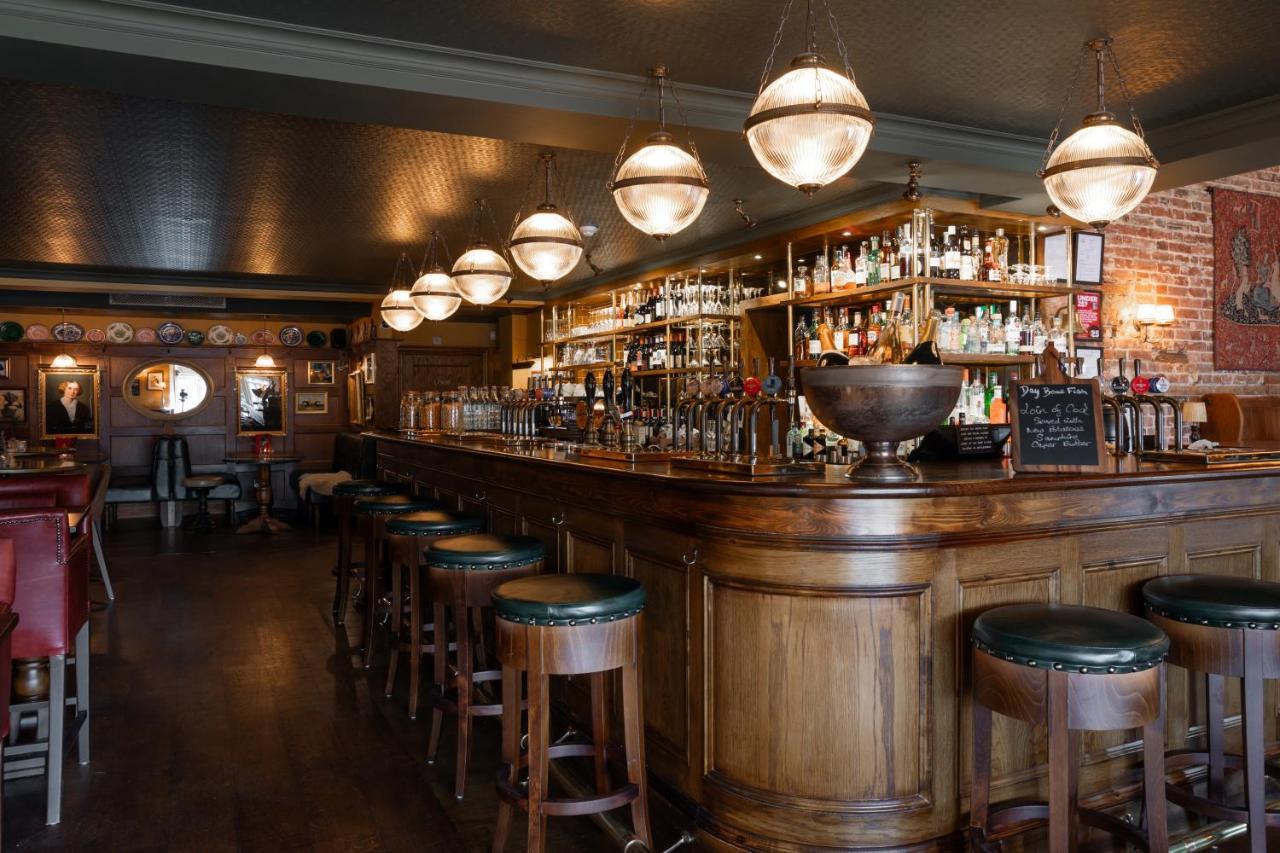 Bedford Arms Hotel Рикмънсуърт Екстериор снимка