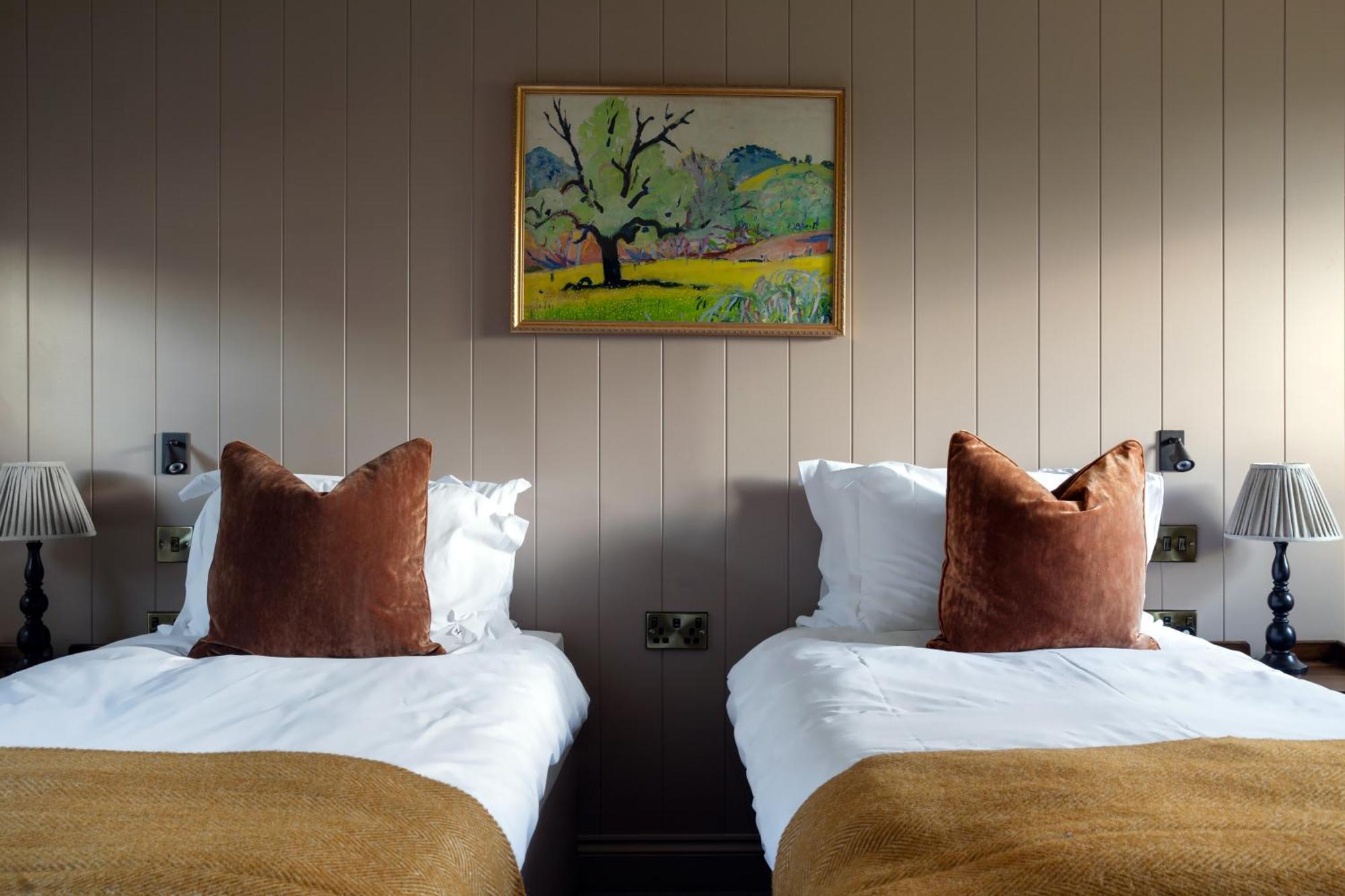 Bedford Arms Hotel Рикмънсуърт Екстериор снимка
