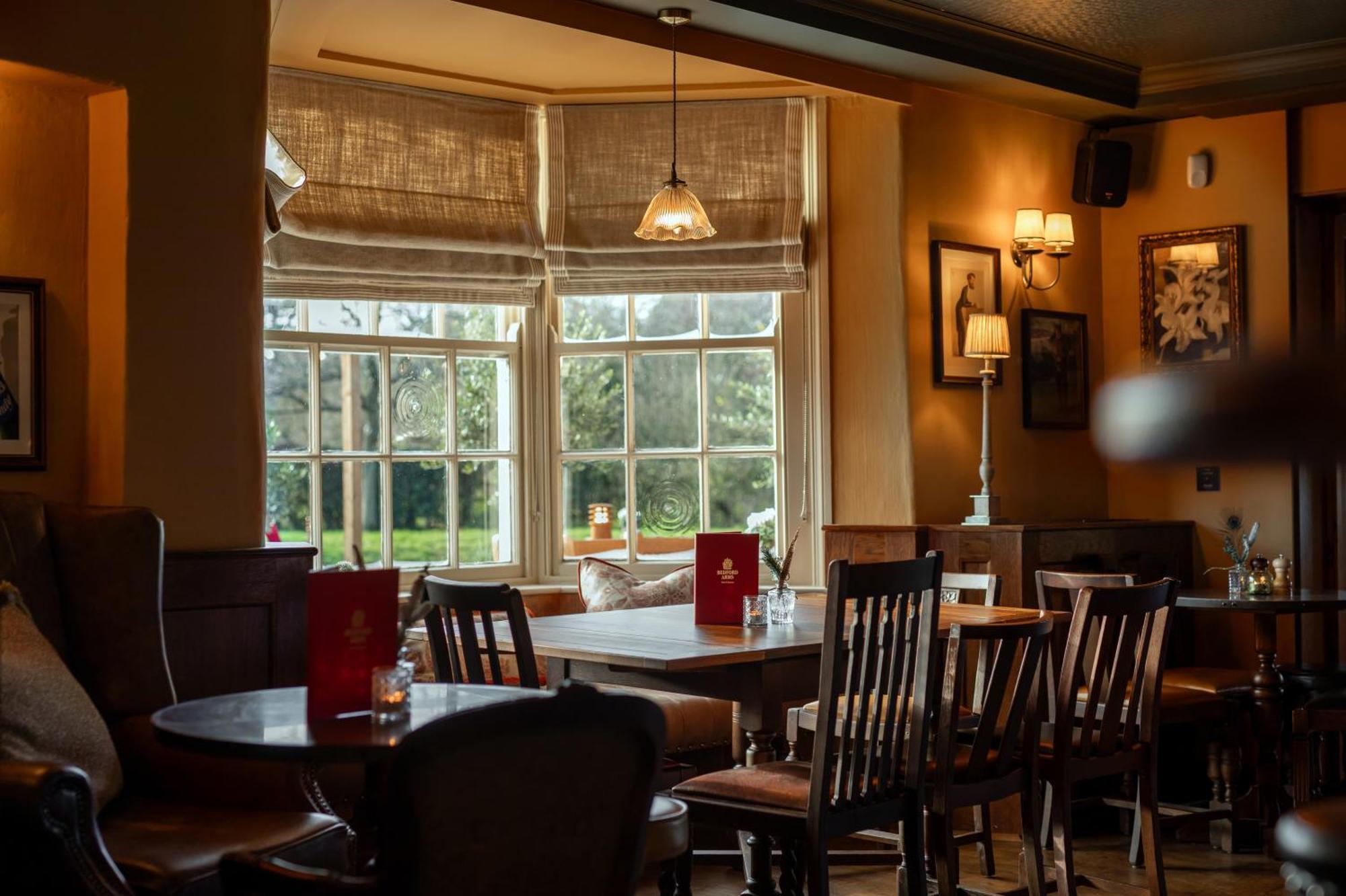 Bedford Arms Hotel Рикмънсуърт Екстериор снимка