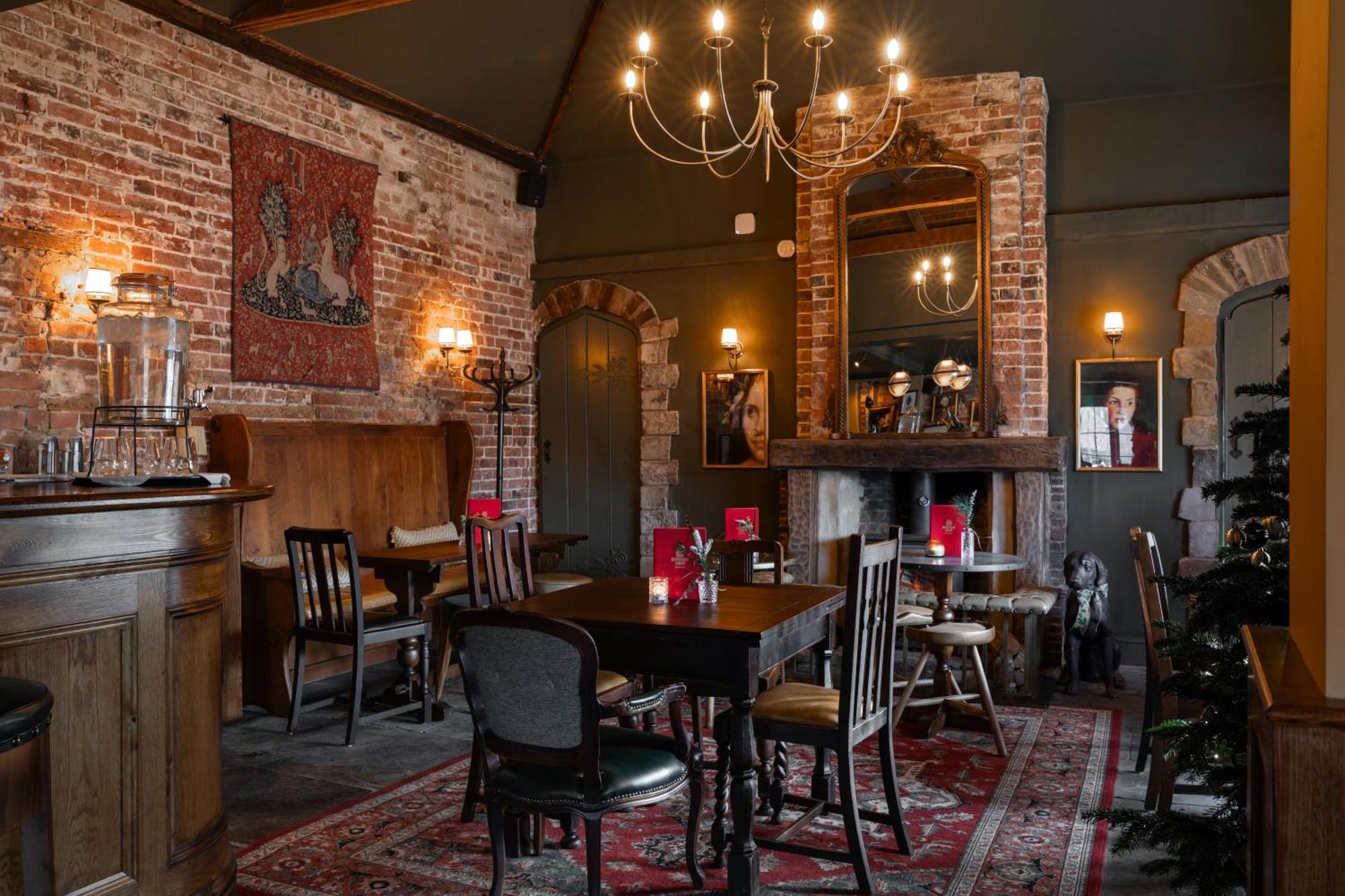 Bedford Arms Hotel Рикмънсуърт Екстериор снимка
