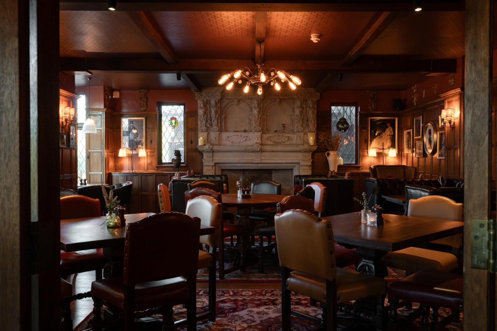 Bedford Arms Hotel Рикмънсуърт Екстериор снимка